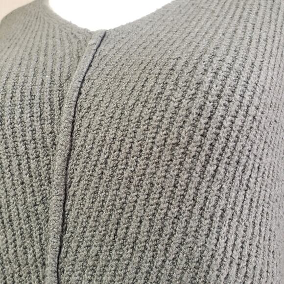 Ruby Moon v neck sweater sage green tight knit size medium - Picture 3 of 12